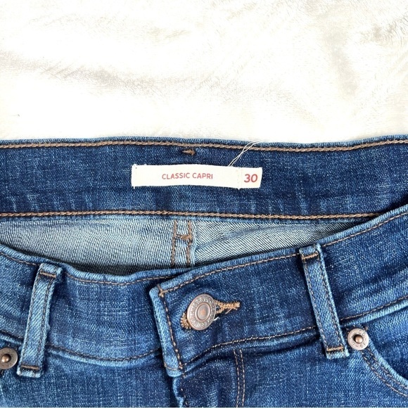 Levi’s Classic Crop Dark Wash Denim Casual High Rise Capri Denim Jeans Size 30 - Picture 7 of 16